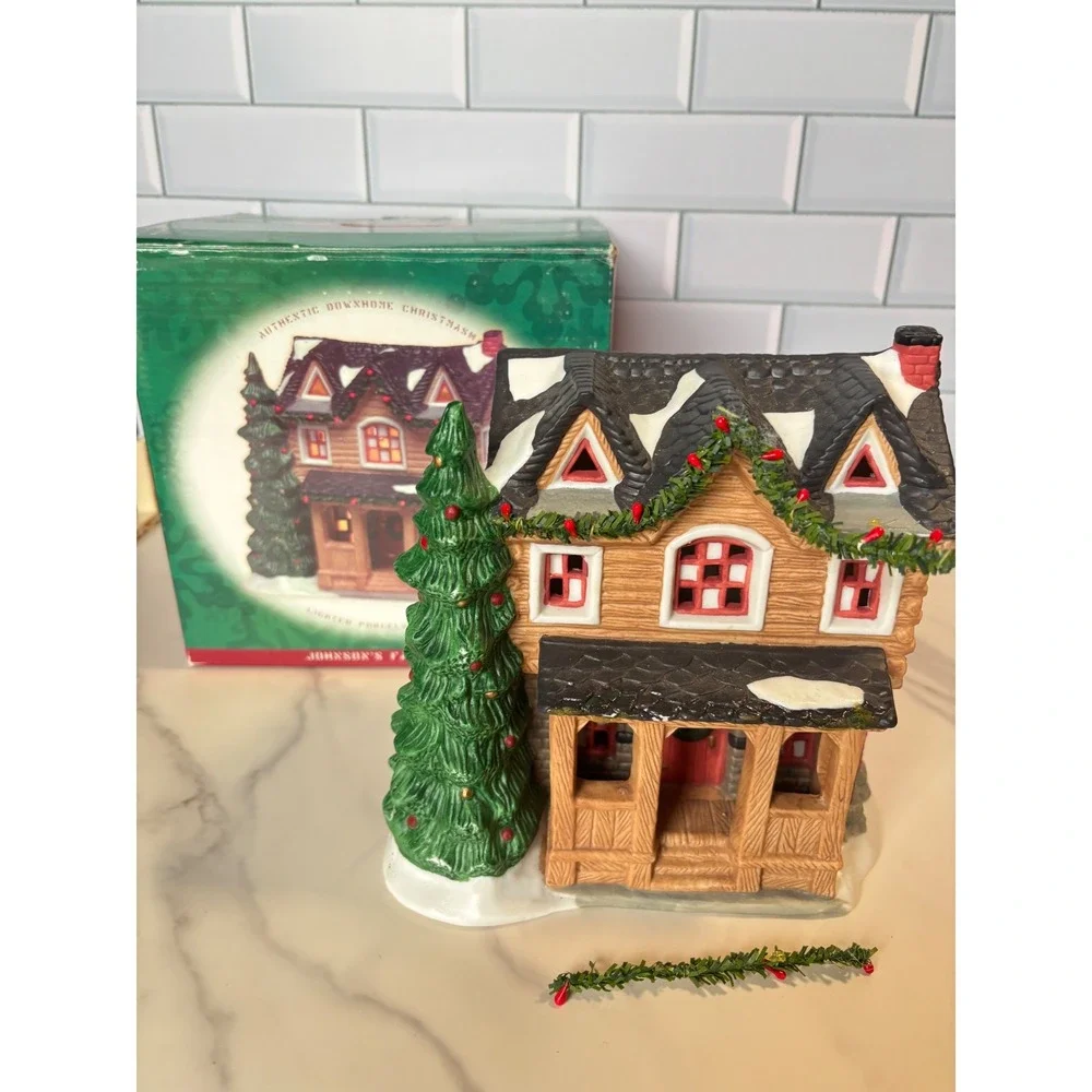 Authentic Downhome Christmas Johnsons Farmhouse Lighted‎ Porcelain Village House